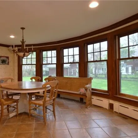 Image 5 - 2894 Sedgewick Road, Shaker Heights, OH 44120, USA - House for sale