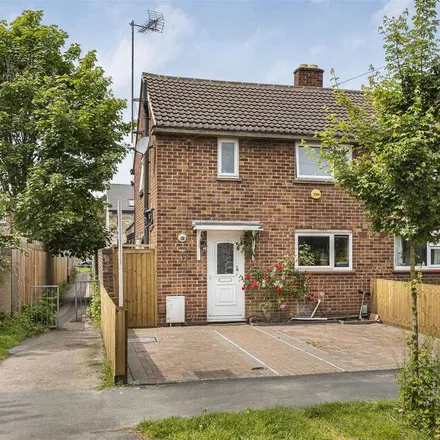Rent this 3 bed duplex on 48 Wulfstan Way in Cambridge, CB1 8QH