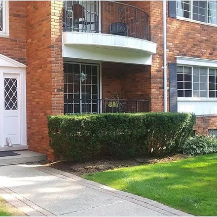 Rent this 2 bed apartment on Huntingwood Lane in Bloomfield Hills, MI 48304