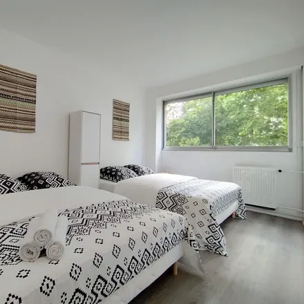 Rent this 6 bed apartment on 69 Rue Jules Michelet in 92700 Colombes, France