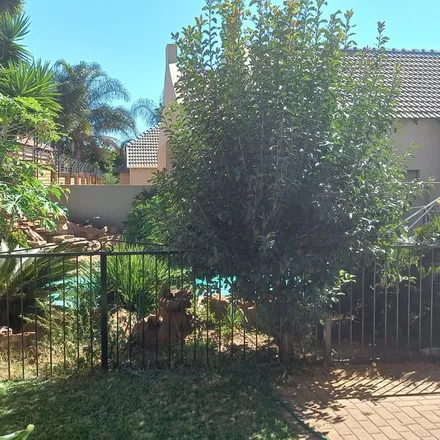 Image 5 - Pine Street, Mogale City Ward 16, Krugersdorp, 1725, South Africa - Townhouse for rent