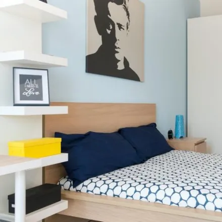 Rent this 4 bed room on Scuola secondaria di primo grado Roberto Franceschi in Via Giovanni Cagliero, 20125 Milan MI