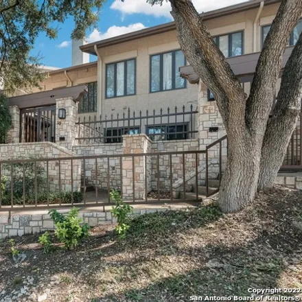 Image 2 - 8000 Donore Place, San Antonio, TX 78229, USA - Condo for sale