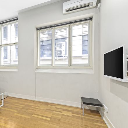 Rent this 1 bed apartment on 4/392 Little Collins Street