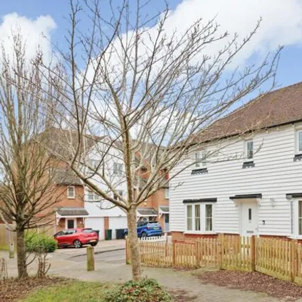 Image 1 - Greyhound Chase, Great Chart, TN23 5LL, United Kingdom - House for sale