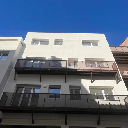 Image 1 - 8 Place de la Loge, 66000 Perpignan, France - Apartment for rent