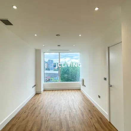 Image 7 - West Gate, London, W5 1UL, United Kingdom - Apartment for rent