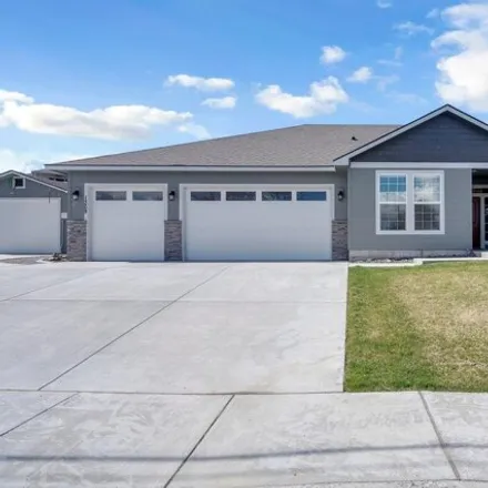 Buy this 3 bed house on 1559 South 38th Avenue in West Richland, WA 99353