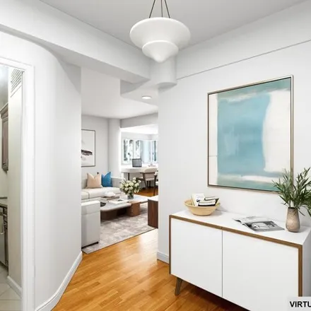 Image 3 - Gristedes, 1208 1st Avenue, New York, NY 10021, USA - Apartment for sale