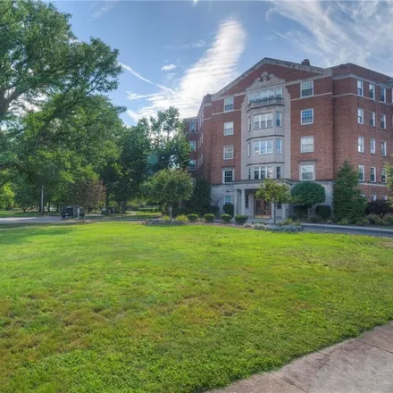 Image 3 - Ambassador, 13700 Fairhill Road, Shaker Heights, OH 44120, USA - Condo for sale