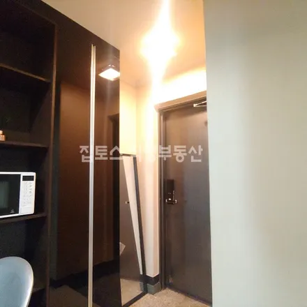 Image 2 - 서울특별시 서초구 반포동 714-9 - Apartment for rent