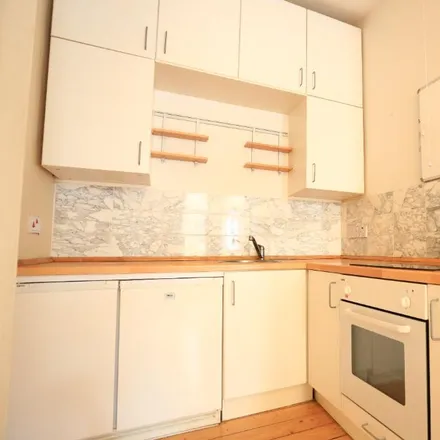 Image 5 - 12 Springvalley Terrace, City of Edinburgh, EH10 4PY, United Kingdom - Apartment for rent