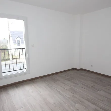 Rent this 5 bed apartment on 173 Rue Jean Zay in 45800 Saint-Jean-de-Braye, France