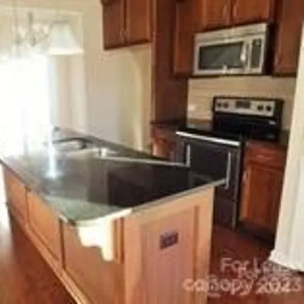 Image 2 - 5204 Prosperity Church Road, Charlotte, NC 28269, USA - House for sale