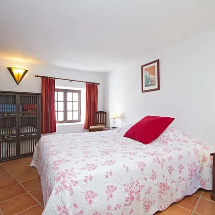 Rent this 3 bed house on Tías