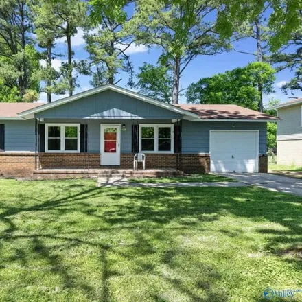 Buy this 3 bed house on 658 Glasgow Road Northwest in Colonial Hills, Huntsville