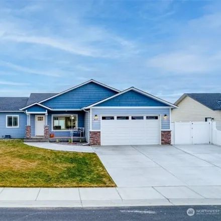 Buy this 3 bed house on Q Street Southwest in Quincy, WA