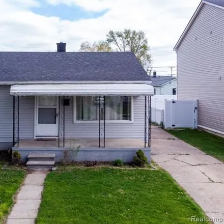 Buy this 2 bed house on 156 East Dallas Avenue in Madison Heights, MI 48071