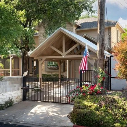 Image 2 - 205 The Circle, Austin, TX 78704, USA - House for sale