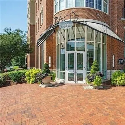 Buy this 1 bed condo on 325 Pace in 325 East Paces Ferry Road Northeast, Atlanta
