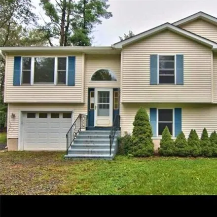 Rent this 4 bed house on 736 Osprey Lane in Coolbaugh Township, PA 18346