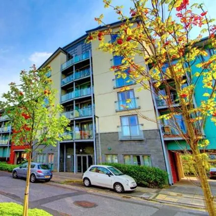 Image 1 - Cameronian Square, Worsdell Drive, Gateshead, NE8 2DB, United Kingdom - Room for rent