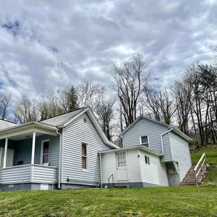 Buy this 2 bed house on 924 West Washington Street in Fetterman, Grafton