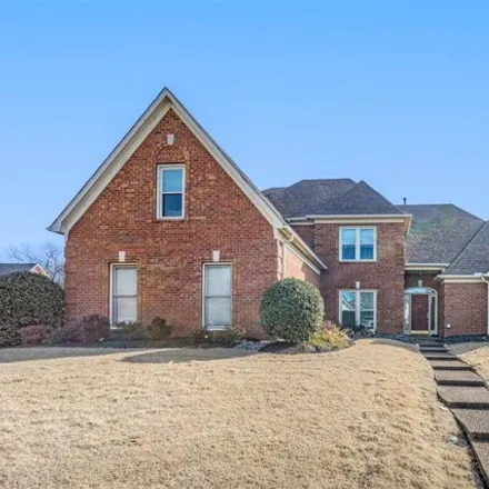Buy this 4 bed house on 1560 Quail Pointe Circle East in Memphis, TN 38120