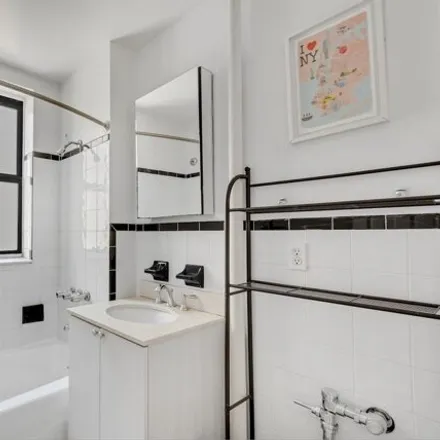 Image 6 - 24 Bennett Avenue, New York, NY 10033, USA - Apartment for sale