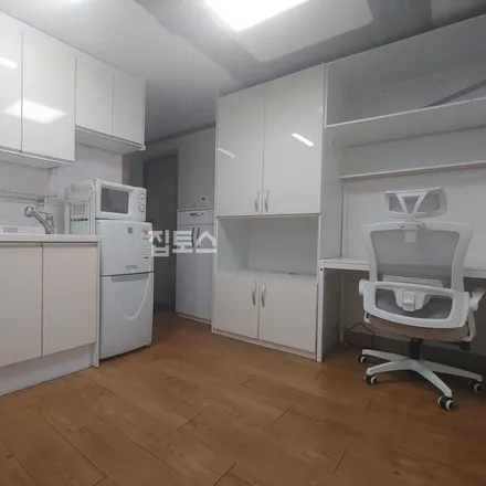 Image 2 - 서울특별시 서초구 반포동 740-11 - Apartment for rent