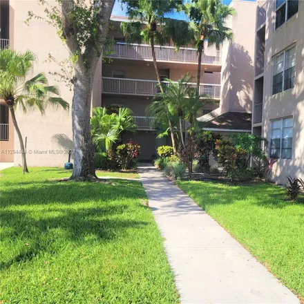 Buy this 2 bed condo on 9420 Tangerine Place in Pine Island Ridge, Davie