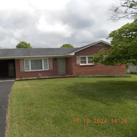 Buy this 3 bed house on 4670 Newbern Heights Drive in Pulaski County, VA 24301
