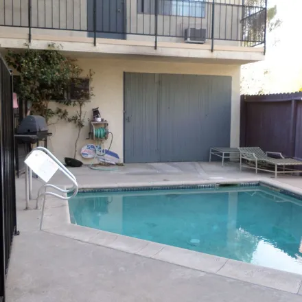 Image 5 - 7016 Remmet Avenue, Los Angeles, CA 91303, USA - Apartment for rent