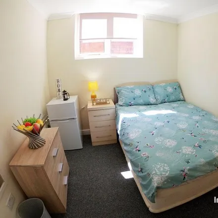 Image 7 - Eastbourne Street, Lincoln, LN2 5BW, United Kingdom - Townhouse for rent