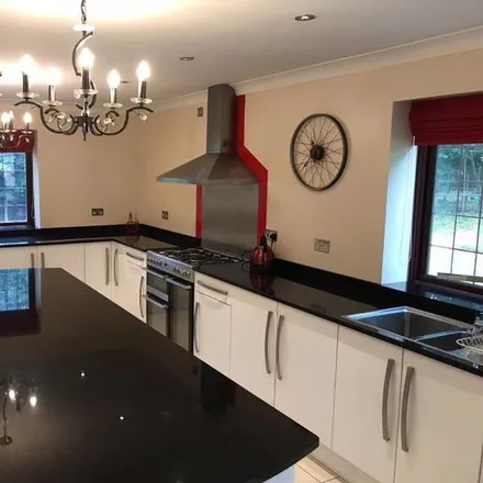 Image 4 - Tinacre Hill, Tettenhall Wood, WV6 8DB, United Kingdom - House for rent