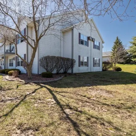 Buy this 3 bed condo on Park Circle in West Bend, WI 53095