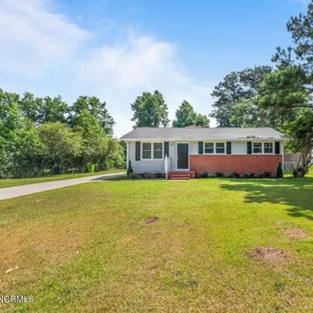 Image 3 - 706 W Pineland Dr, Swansboro, North Carolina, 28584 - House for sale