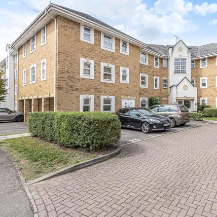 Rent this 2 bed apartment on Lincoln Way in Charlton, TW16 7HJ