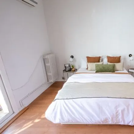 Image 4 - Carrer de Balmes, 364, 08006 Barcelona, Spain - Room for rent