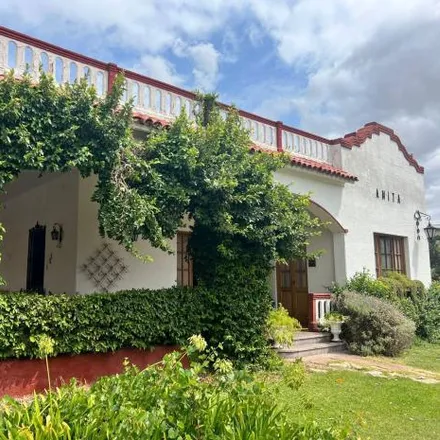 Buy this 4 bed house on Ozamis 401 in 5515 Maipú, Argentina