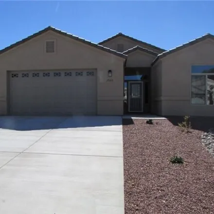 Buy this 3 bed house on Huukan Golf Club (ex Desert Lakes Golf Course) in 5835 Desert Lakes Drive, Fort Mohave