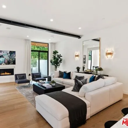 Image 7 - 815 Huntley Drive, West Hollywood, CA 90069, USA - House for sale
