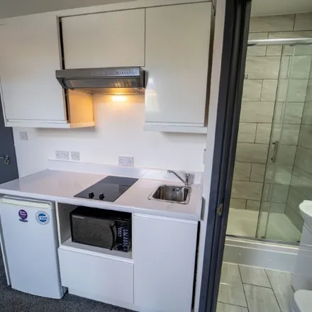 Image 5 - Laundromat, 50 High Street, Pensham, WR10 1DP, United Kingdom - Apartment for rent