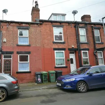 Buy this 2 bed townhouse on Aviary Grove in Leeds, LS12 2NU