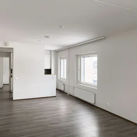 Rent this 3 bed apartment on Vihdinkatu 6 C in 15100 Lahti, Finland