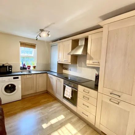 Image 1 - Warren Lane, Witham St Hughs, LN6 9US, United Kingdom - Apartment for rent