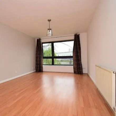 Image 3 - 70 Mavisbank Gardens, Glasgow, G51 1HF, United Kingdom - Apartment for rent