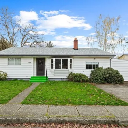 Buy this 4 bed house on 10692 Southeast 34th Avenue in Milwaukie, OR 97222