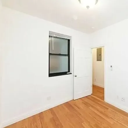Image 3 - 751 9th Avenue, New York, NY 10019, USA - Apartment for rent