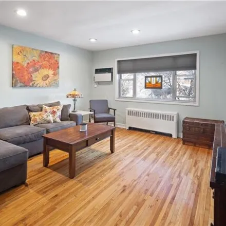 Image 2 - 1527 Independence Avenue, New York, NY 11228, USA - Apartment for sale